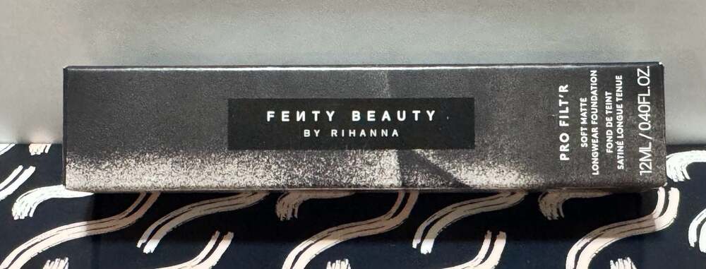 Fenty Beauty Pro Filt'r Soft Matte Longwear Foundation Shade 220